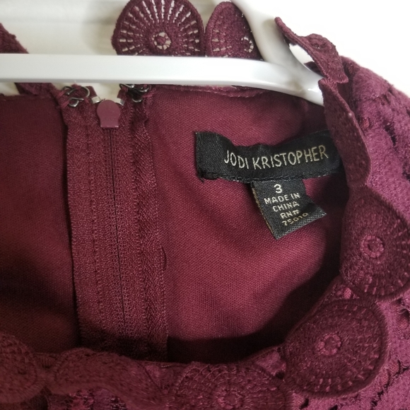 Jodi Kristopher Maroon Mock Neck Lace Sheath Dress - Picture 4 of 5